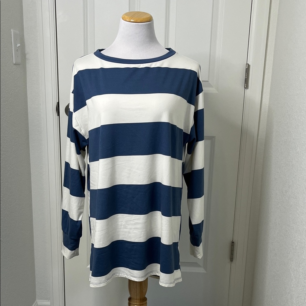 LuLaRoe Hudson Medium 8-12 Blue White Stripe Long Sleeve Unisex Tee